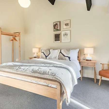 The Royal Oak Barn - Sleeps 4 *